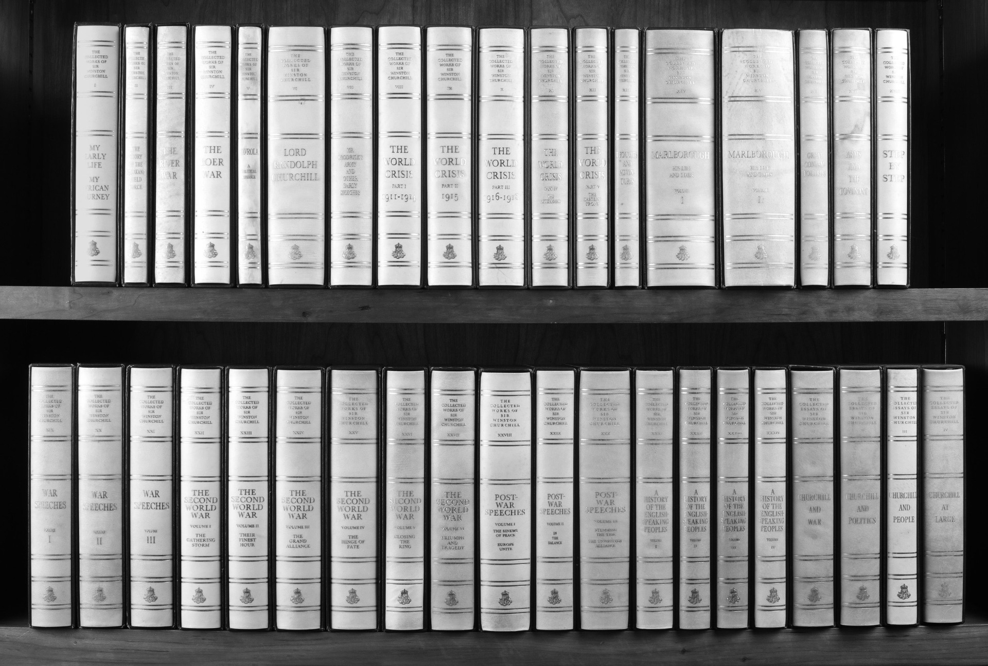 The Collected Works of Winston Churchill (Library of Imperial History – The Centenary Limited Edition, 1973). Toto vydání se dnes podle stavu prodává kolem 180 000,-