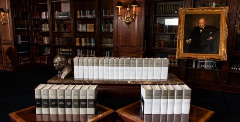 kompletní dílo oficiální biografie a doprovodných dokumentů